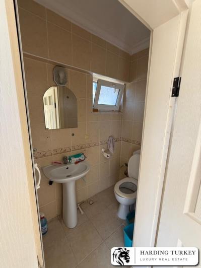 Image No.26-4 Bed Semi-Detached for sale