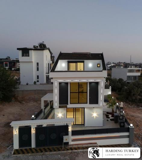Image No.25-3 Bed Semi-Detached for sale