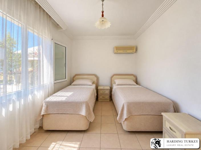 Image No.17-3 Bed Semi-Detached for sale