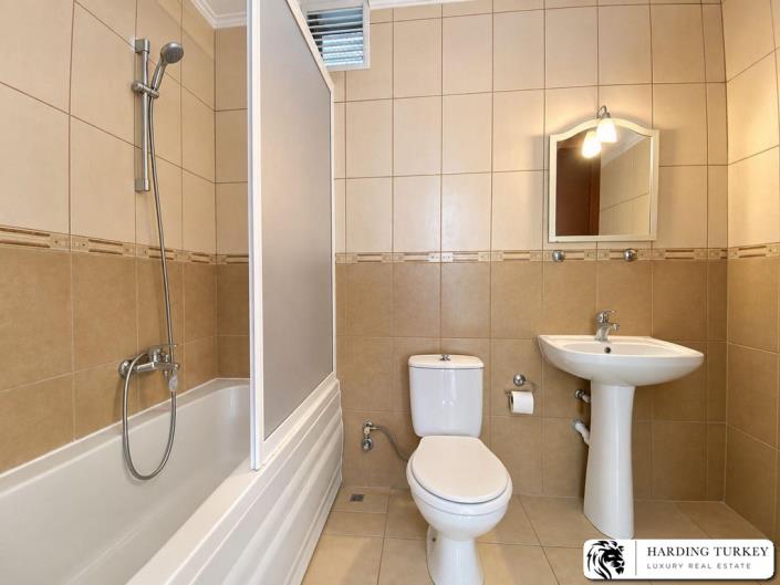 Image No.32-3 Bed Semi-Detached for sale