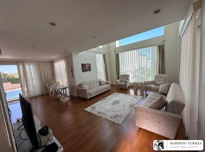 Image No.19-3 Bed Villa / Detached for sale