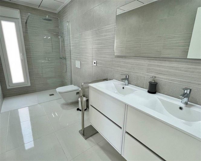 Image No.12-3 Bed Villa for sale