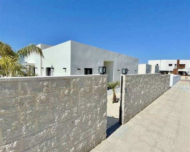 Image No.16-3 Bed Villa for sale