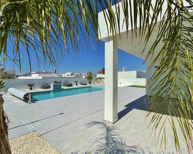 Image No.3-3 Bed Villa for sale