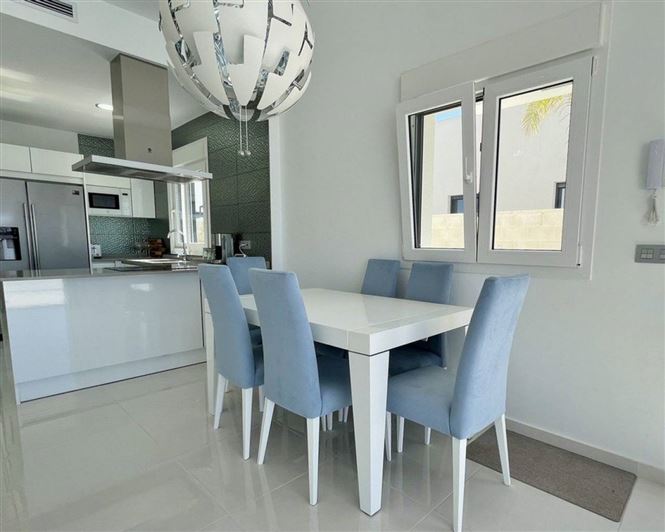 Image No.6-3 Bed Villa for sale