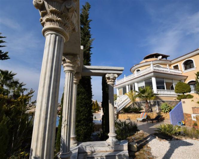 Image No.11-5 Bed Villa for sale