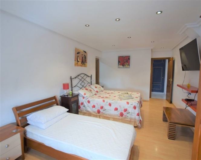 Image No.18-5 Bed Villa for sale