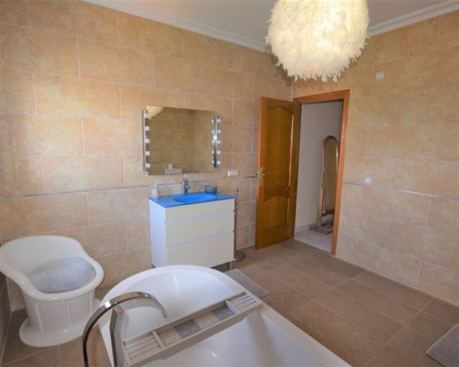 Image No.28-5 Bed Villa for sale