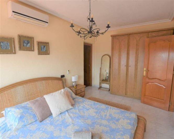 Image No.37-5 Bed Villa for sale