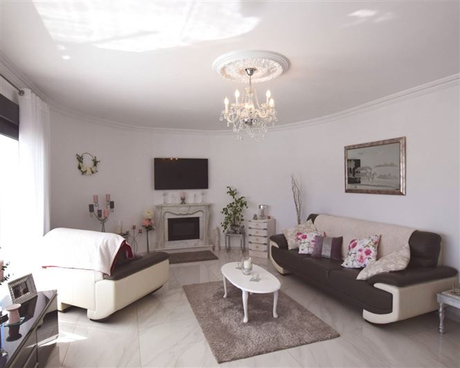 Image No.17-3 Bed Villa for sale