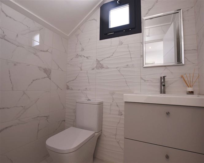 Image No.27-3 Bed Villa for sale