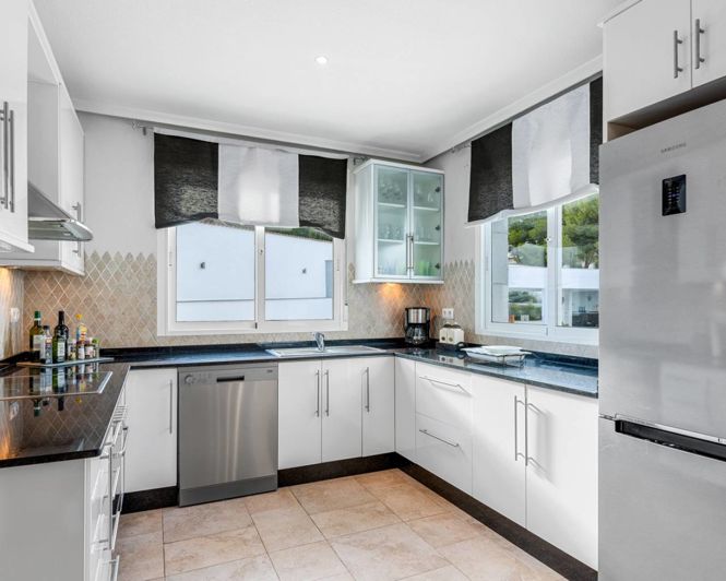 Image No.9-6 Bed Villa for sale