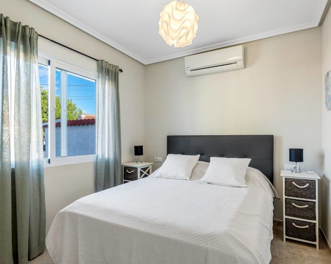 Image No.17-6 Bed Villa for sale