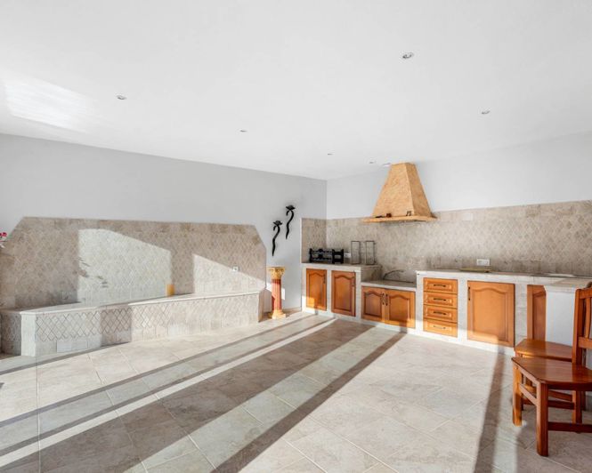 Image No.42-6 Bed Villa for sale