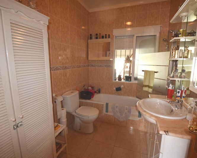 Image No.28-4 Bed Villa for sale