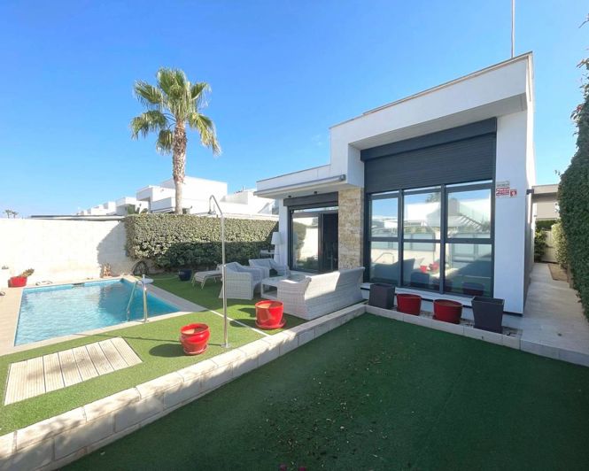 Image No.1-3 Bed Villa for sale