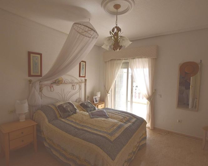 Image No.14-3 Bed Semi-Detached for sale