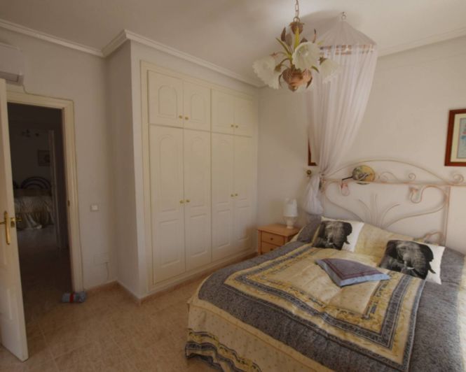 Image No.15-3 Bed Semi-Detached for sale