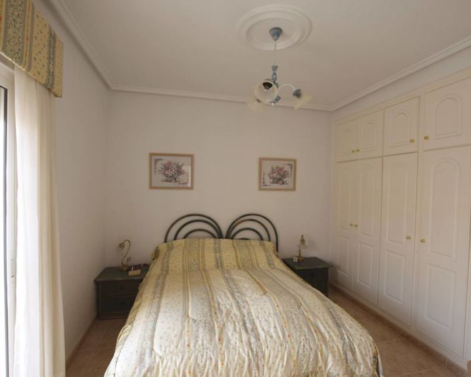 Image No.17-3 Bed Semi-Detached for sale