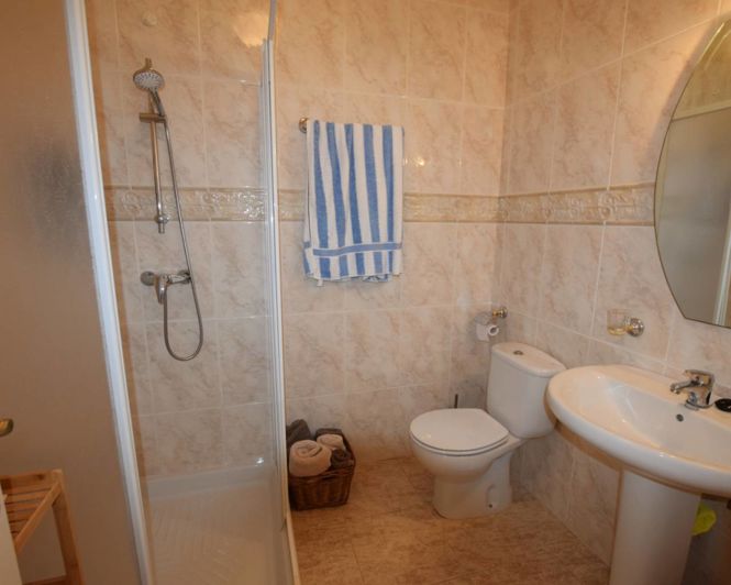 Image No.18-3 Bed Semi-Detached for sale