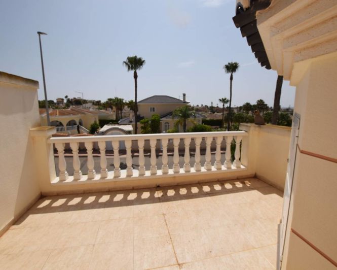 Image No.23-3 Bed Semi-Detached for sale