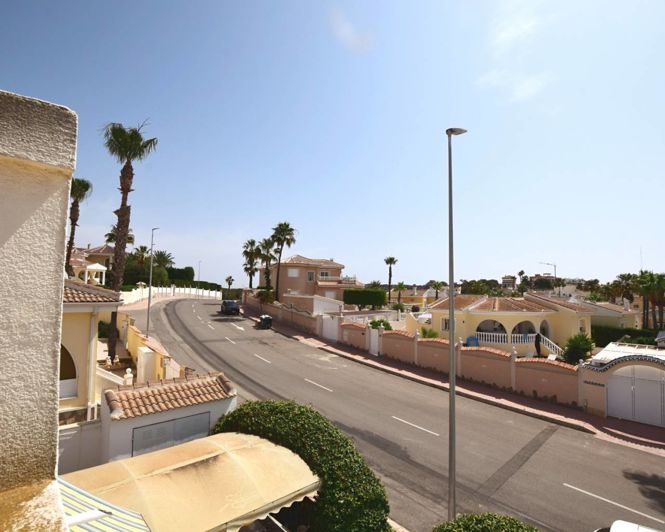 Image No.27-3 Bed Semi-Detached for sale