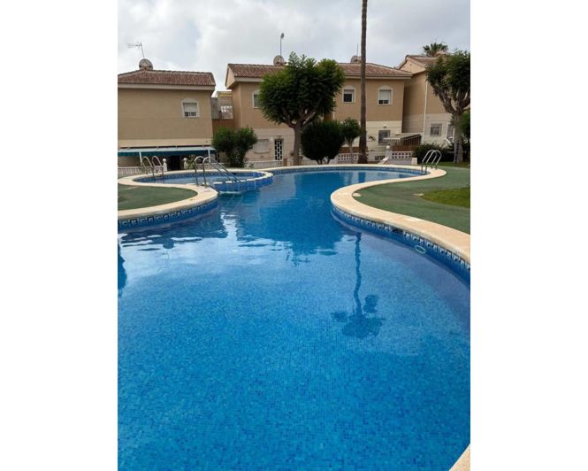 Image No.36-3 Bed Semi-Detached for sale