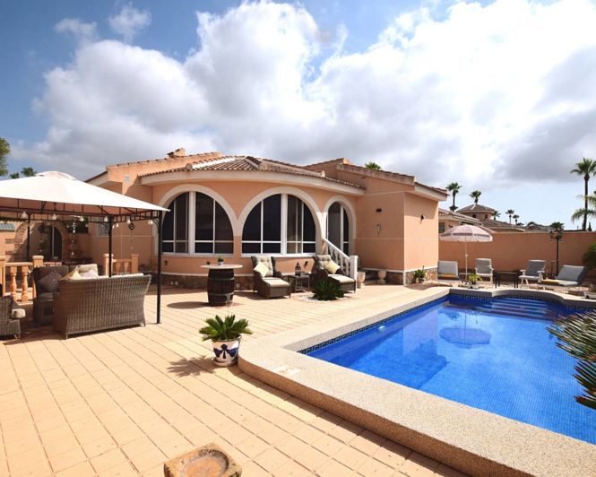 Image No.1-2 Bed Villa for sale
