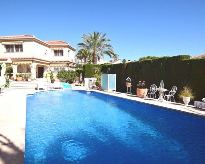 Image No.2-Villa de 4 chambres à vendre à Ciudad Quesada