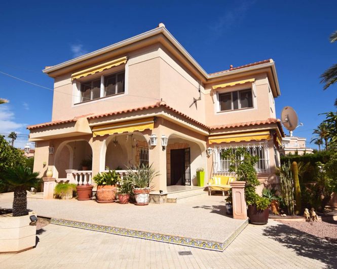 Image No.3-Villa de 4 chambres à vendre à Ciudad Quesada