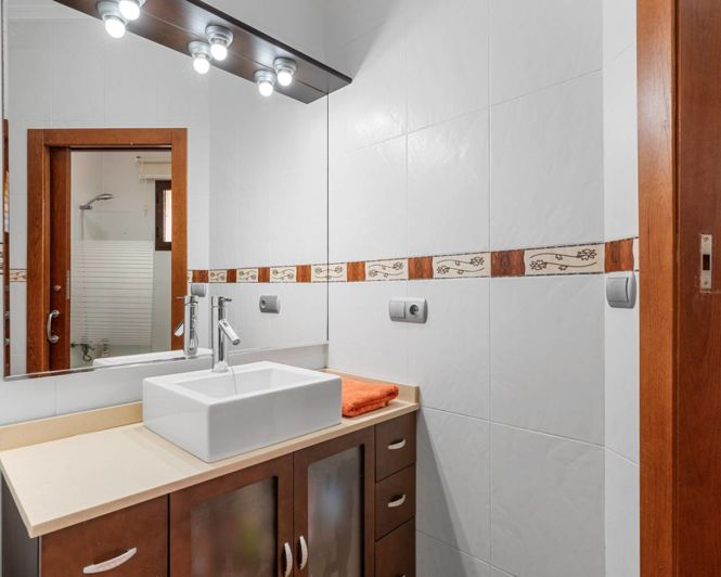 Image No.19-3 Bed Villa for sale