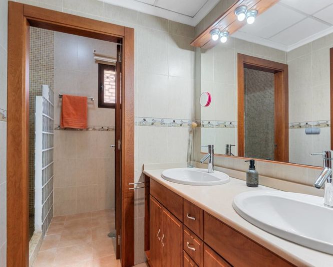 Image No.21-3 Bed Villa for sale