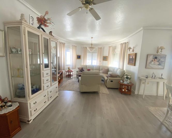 Image No.2-3 Bed Villa for sale