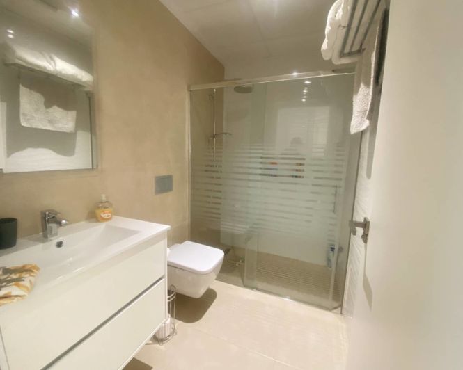 Image No.11-3 Bed Semi-Detached for sale