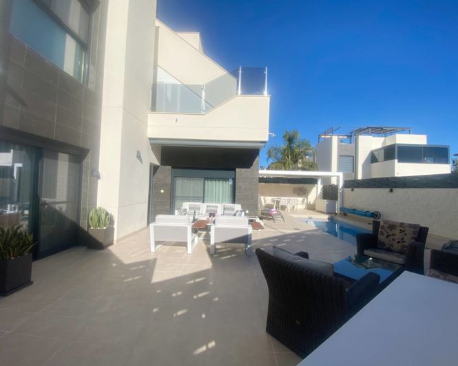 Image No.31-3 Bed Semi-Detached for sale