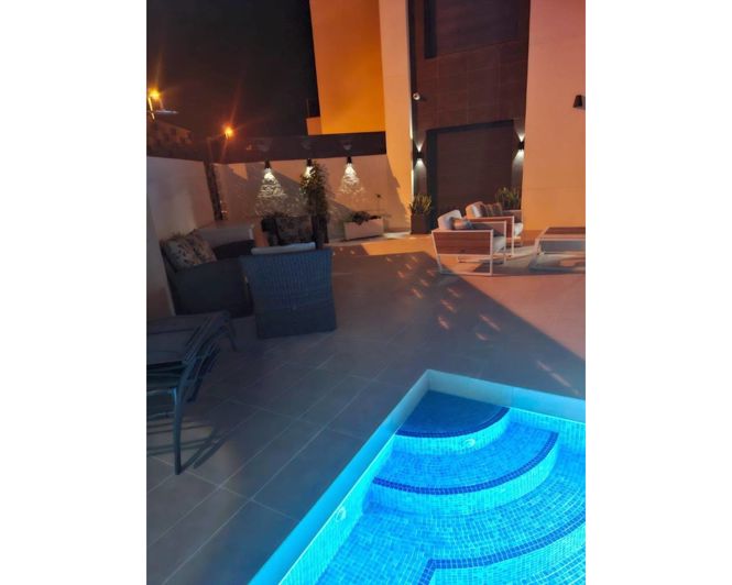 Image No.44-3 Bed Semi-Detached for sale