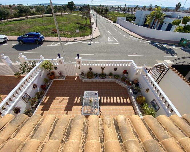 Image No.25-3 Bed Semi-Detached for sale