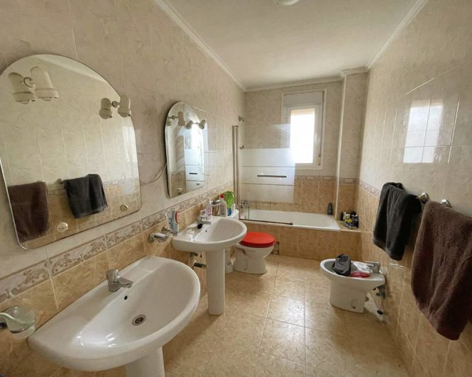 Image No.16-5 Bed Villa for sale