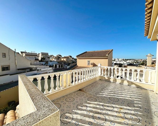 Image No.19-3 Bed Villa for sale