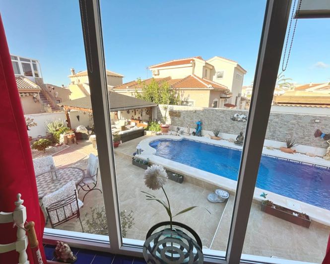 Image No.18-3 Bed Villa for sale