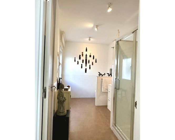 Image No.20-2 Bed Apartment for sale