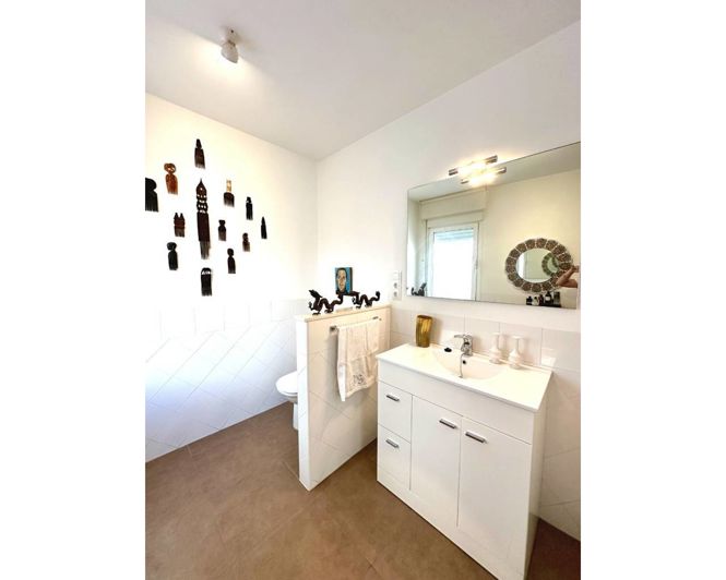 Image No.21-2 Bed Apartment for sale