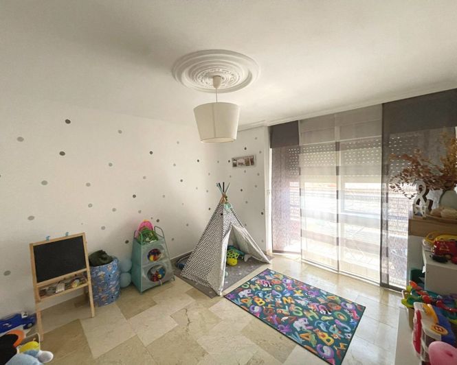 Image No.13-4 Bed Apartment for sale