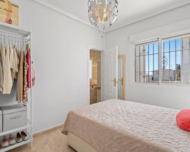 Image No.12-3 Bed Semi-Detached for sale