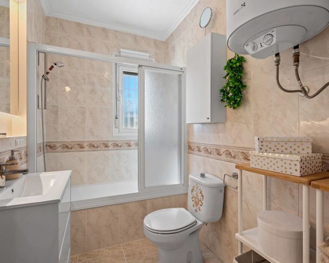 Image No.18-3 Bed Semi-Detached for sale