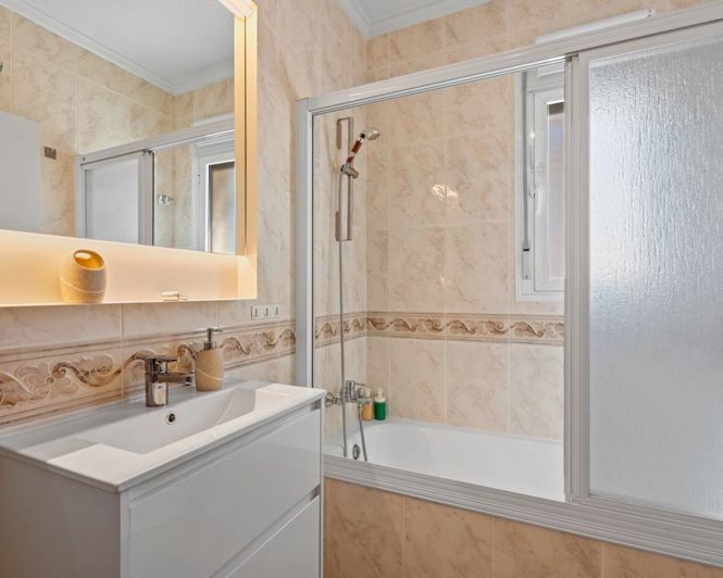 Image No.19-3 Bed Semi-Detached for sale