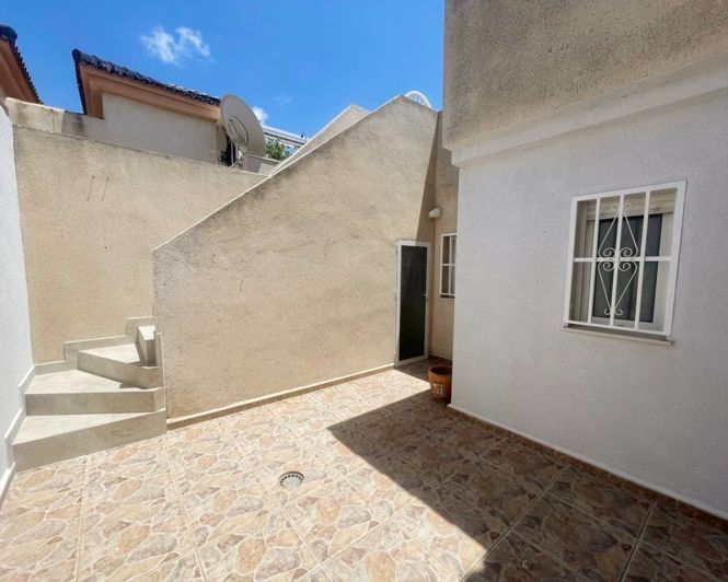 Image No.17-3 Bed Townhouse for sale