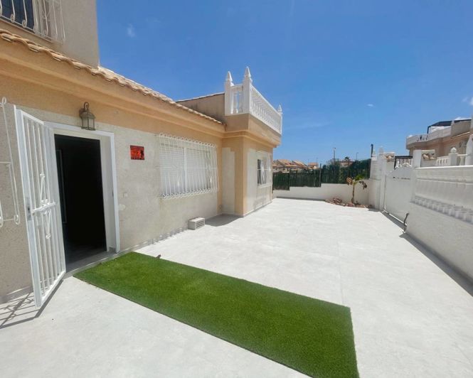Image No.4-3 Bed Townhouse for sale
