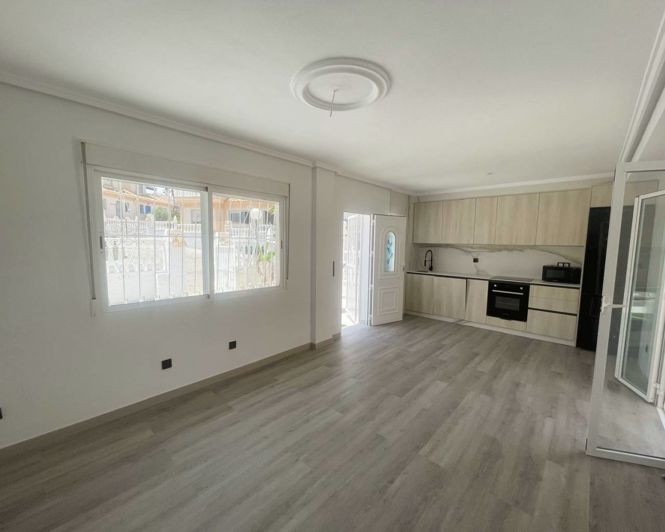 Image No.7-3 Bed Townhouse for sale