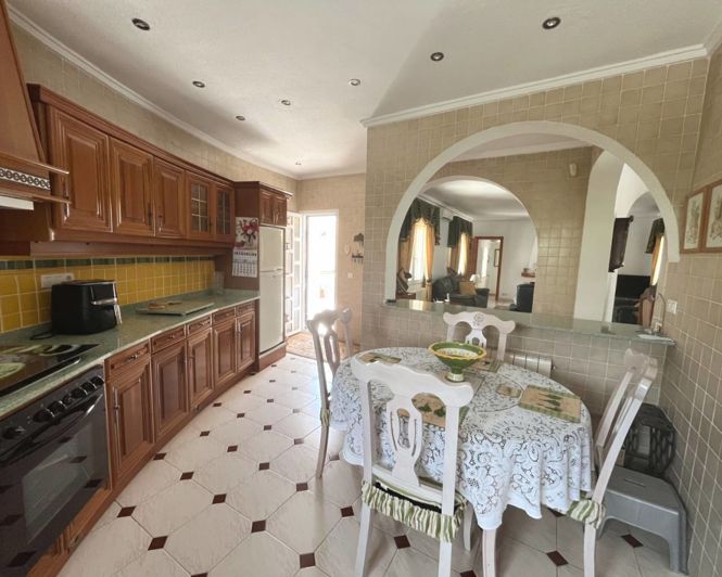 Image No.10-4 Bed Villa for sale